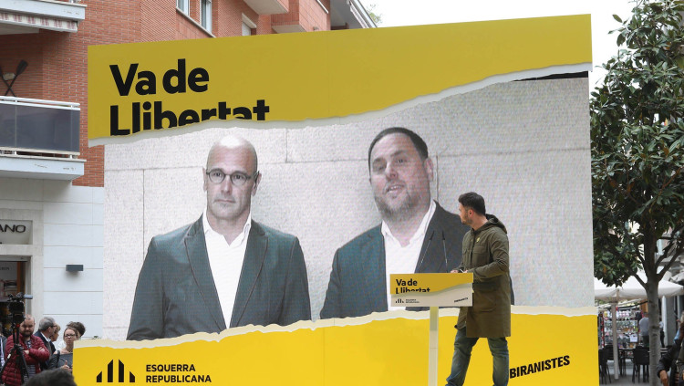 Gabriel Rufián introdueix el míting de Raül Romeva i Oriol Junqueras -des de la presó- a Cambrils. Efe