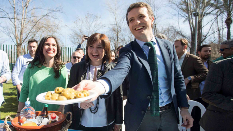 Bonig i Casado, el passat 8 de març en una acte de partit a Castelló. EFE