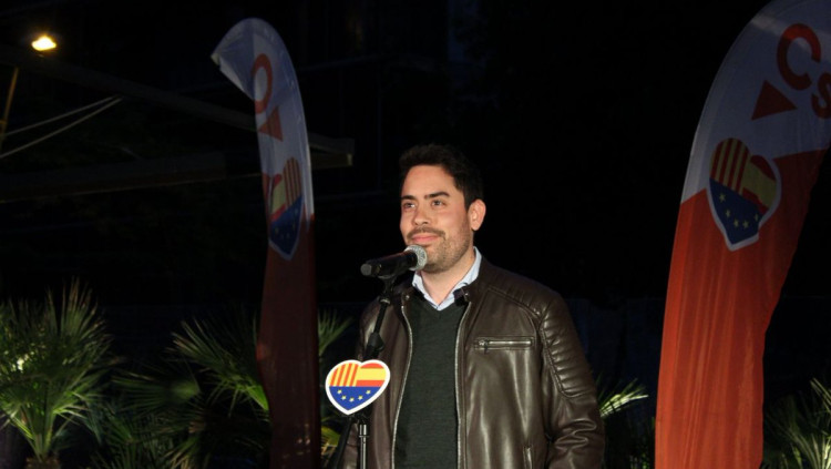 David Mejía compareix davant la premsa a la nit electoral de Ciutadans. Twitter Ciutadans, @CiutadansBCN