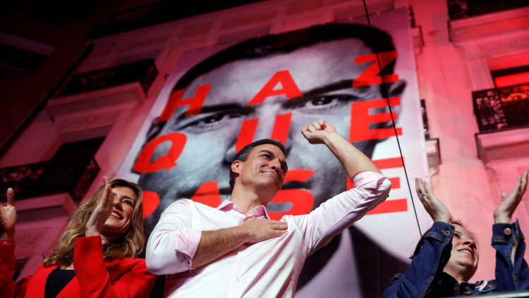 Pedro Sánchez celebra la nit electoral a Ferraz. Efe