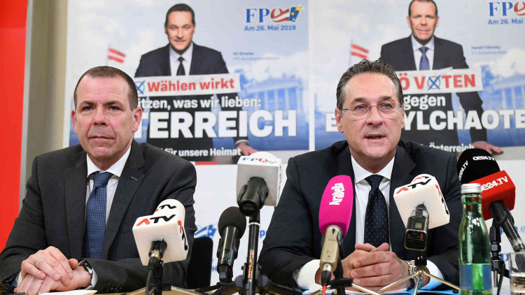 Harald Vilimsky i Heinz-Christian Strache, secretari general i president de l'FPÖ. Der Spiegel