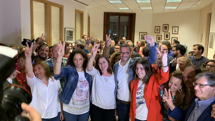 El PSIB celebra la victòria al Parlament. PSIB
