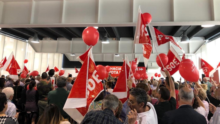 El PSOE d'Elx celebra la nit electoral. Toñi Serna