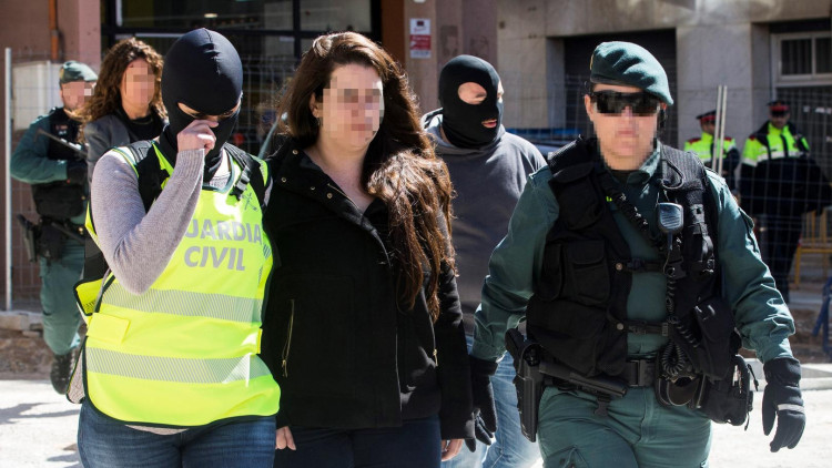 Tamara Carrasco en el moment de la detenció. Efe / Arxiu