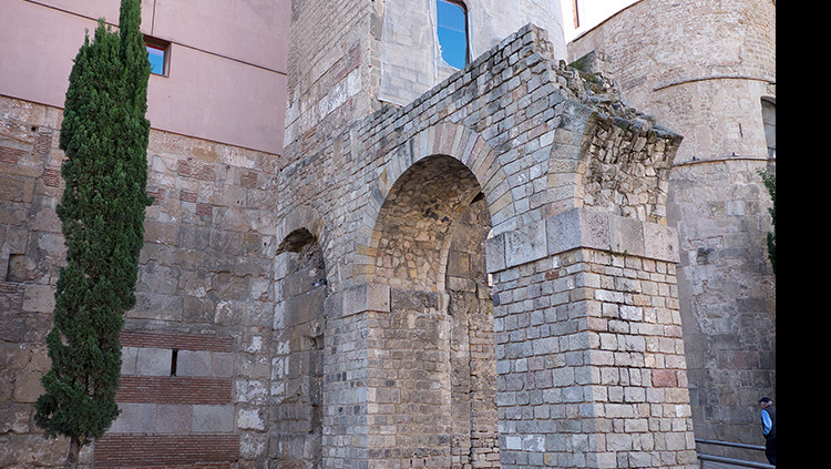 Aqüeducte al portal del bisbe. Eliseu T. Climent