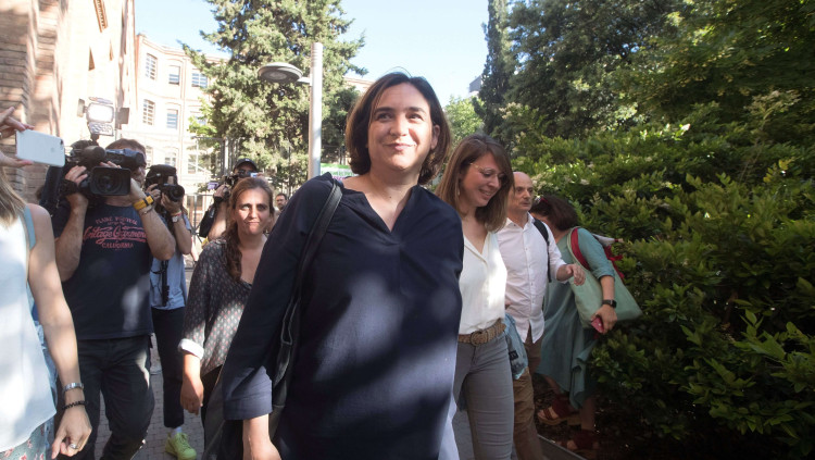 Ada Colau abans d'entrar a l'assemblea de divendres dia 7 de juny. Efe