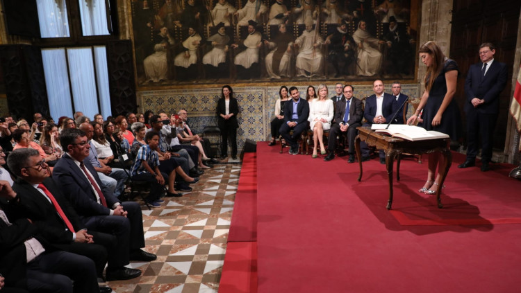 Mireia Mollà, regidora de Compromís a Elx, pren possessió del nou càrrec com a consellera| GVA