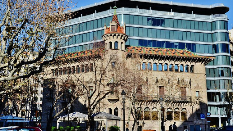 Façana de la Diputació de Barcelona