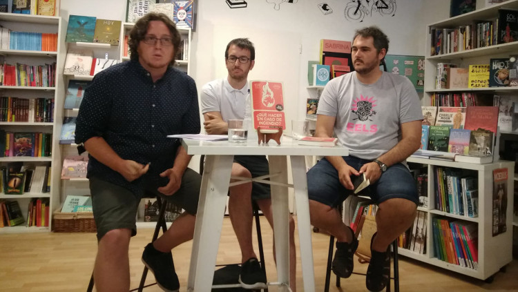 Emilio Santiago, Héctor Tejero i Andreu Escrivà a la presentació del llibre| EL TEMPS