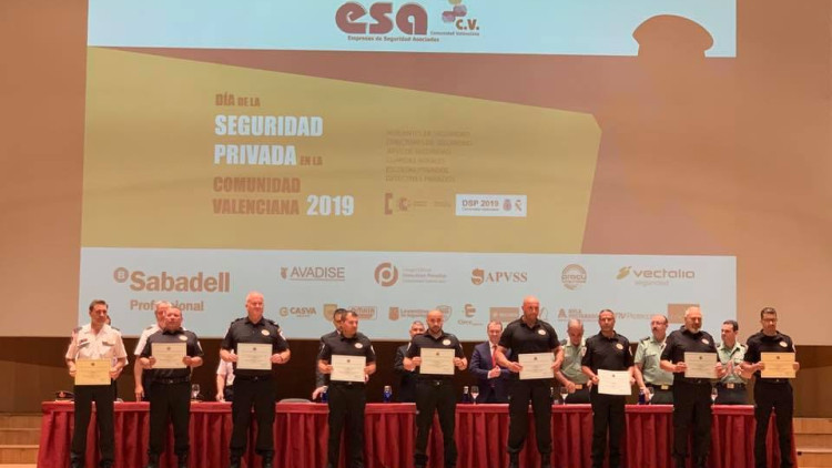 Vigilants de Levantina de Seguridad amb les seues distincions a l'acte| Levantina de Seguridad