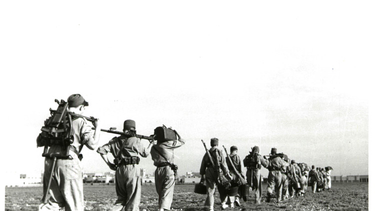 Soldats espanyols a Sidi Ifni. Arxiu El Temps