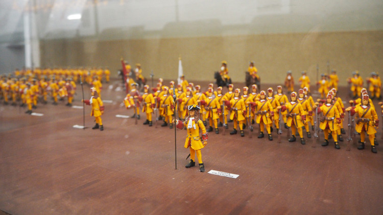 Detall dels expositors que reprodueixen cossos militars de la Guerra de Successió
