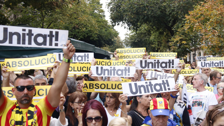 Manifestació a les portes del Departament d'Economia de la Generalitat dos anys després dels fets del 20S. Agència Catalana de Notícies