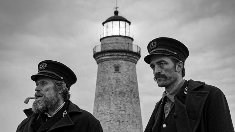Willem Dafoe i Robert Pattison a The Lighthouse