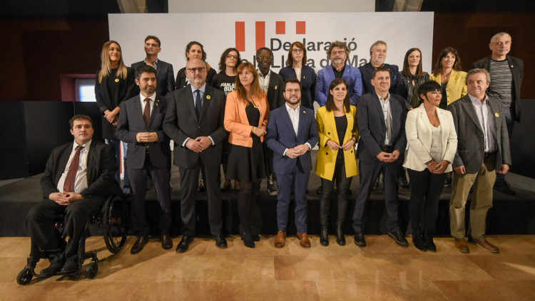 Els diversos dirigents sobiranistes que han firmat la declaració| ERC