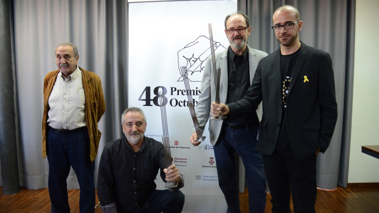 Els guanyadors dels Octubre de 2019 amb l'editor Eliseu Climent.. Prats i Camps
