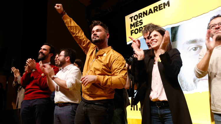 Gabriel Rufián celebra la victòria electoral d'ERC. Agència Catalana de Notícies