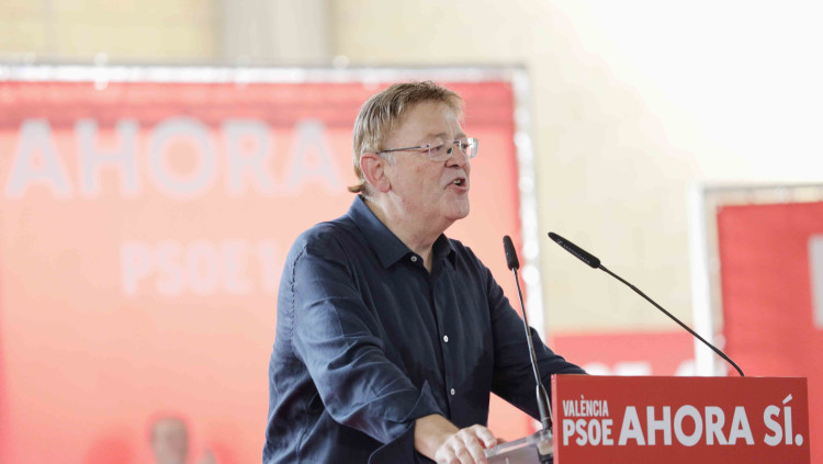 El president valencià Ximo Puig compareix durant la nit electoral. Europa Press