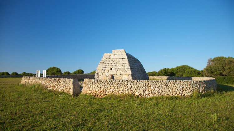 Naveta des Tudons (Ciutadella)