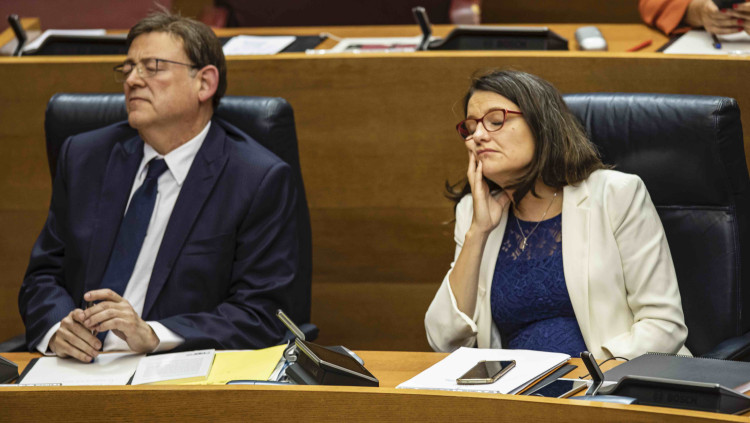 Ximo Puig i Mónica Oltra durant el ple d'investidura celebrat el juny de 2019.. Miguel Lorenzo