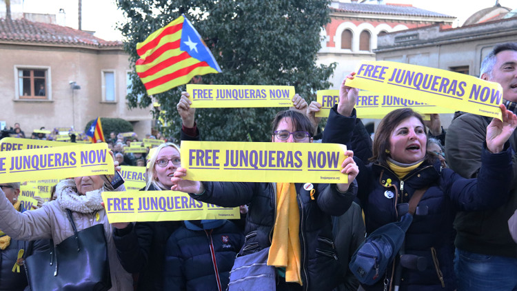 Veïns de Sant Vicent dels Horts demanen la llibertat d'Oriol Junqueras. Agència Catalana de Notícies
