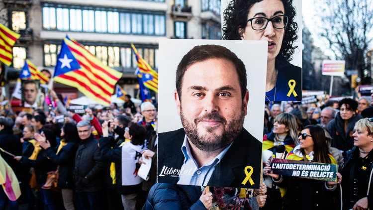 Cartell de suport a Oriol Junqueras. Europa Press