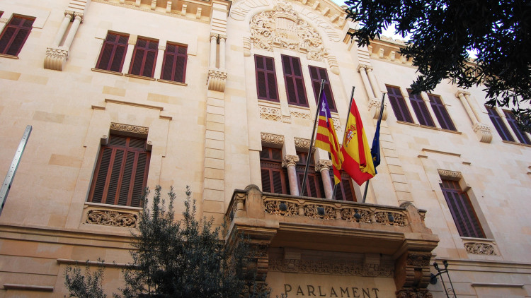 Façana del Parlament de les Illes Balears