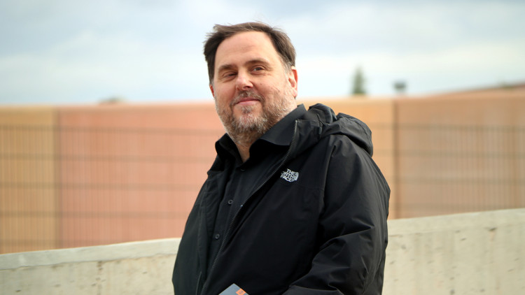 Oriol Junqueras surt de Lledoners. Agència Catalana de Notícies