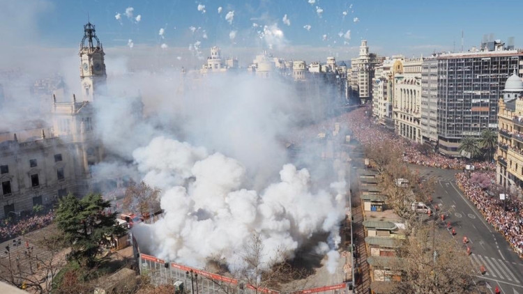Mascletada durant les Falles. Europa Press