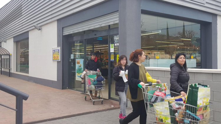 Entrada a un supermercat. Agència Catalana de Notícies