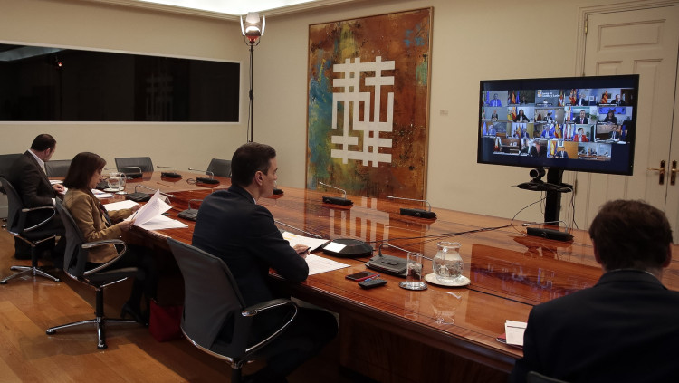 Pedro Sánchez manté una reunió virtuag. Agència Catalana de Notícies