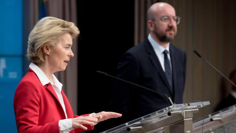 Ursula Von der Leyen, presidenta de la Comissió Europea, compareix amb Charles Michel, president del Consell d'Europa. Europa Press