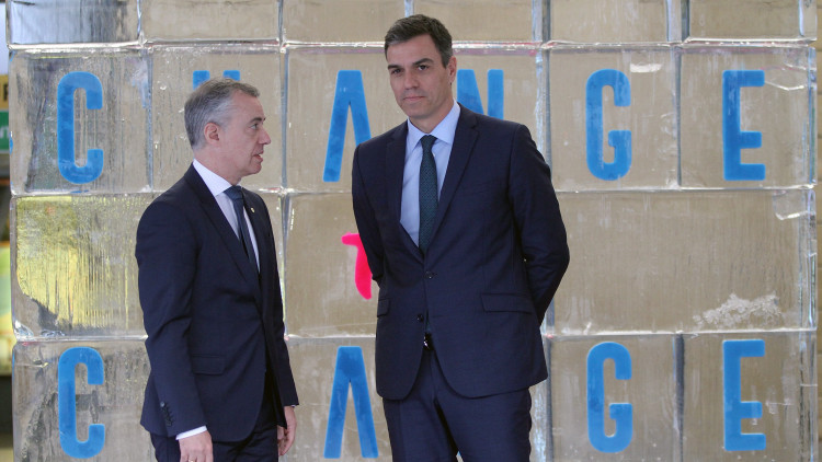 El president espanyol, Pedro Sánchez, amb el ‘lehendakari’ Urkullu en una visita a Euskadi de 2019.. Europa Press