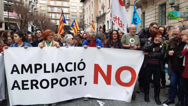 Manifestació contra l'ampliació de l'aeroport de Palma. Europa Press