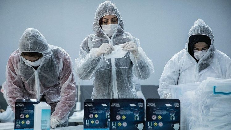 Producció de mascaretes a Turquia. Der Spiegel