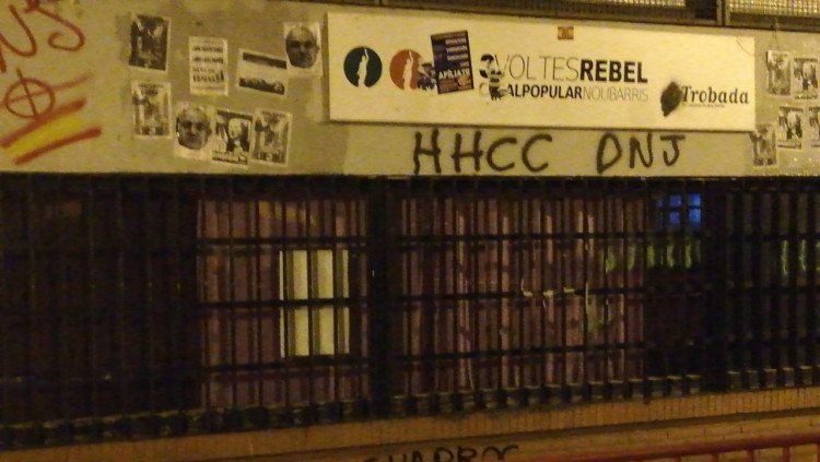 Imatge del Casal Popular Tres Voltes Rebel després de patir l'atac feixista l'estiu de 2018. @CP3VoltesRebel