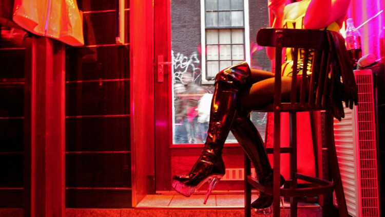 L'aparador d'una treballadora sexual del barri roig d'Amsterdam, per dins. Der Spiegel