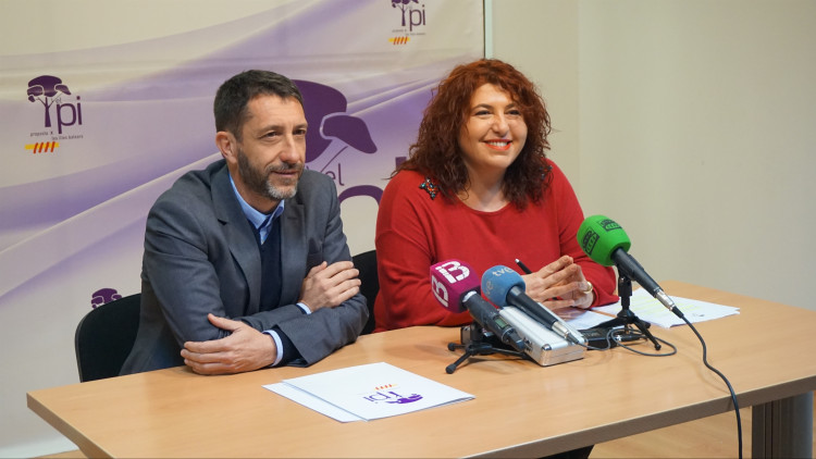 Antoni Amengual, qui amb tota possibilitat presidirà el PI, al costat de la diputada Maria Antònia Sureda. Europa Press
