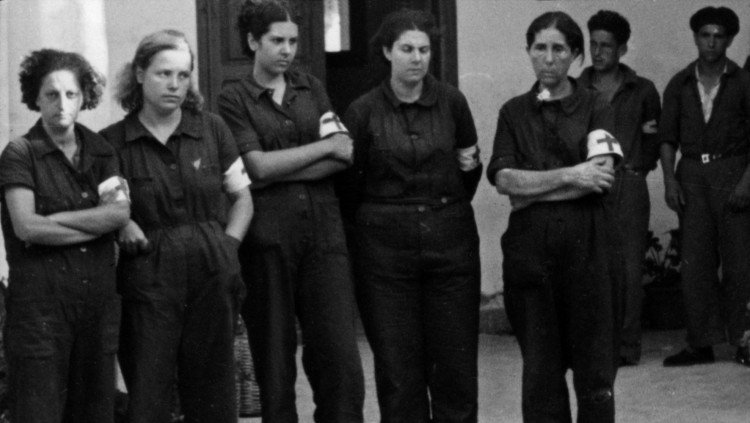 Foto de les cinc infermeres a l’Escola Graduada de Manacor, el 4 de setembre del 1936 cap al migdia.