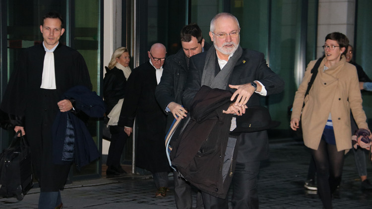 Lluís Puig arribant a un jutjat de Bèlgica. Agència Catalana de Notícies