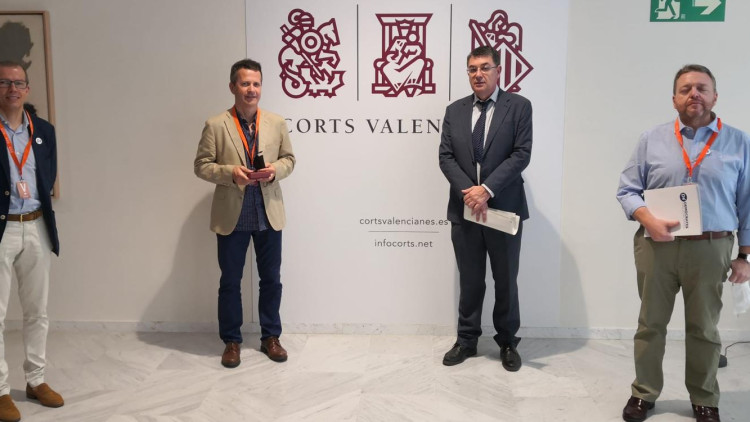 Enric Morera, President de Les Corts, rep el Portaveu del PNB al Senat Jokin Bildarratz, convidat per Demòcrates Valencians. Satori Comunicació