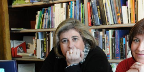 Esperança Camps (a l'esquerra) i Empar Marco (a la dreta) durant la campanya del seu llibre conjunt 'Vertigen' |Prats i Camps