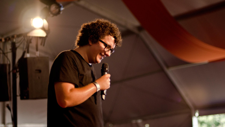 Facu Díaz durant un dels seus monòlegs. Alizia López