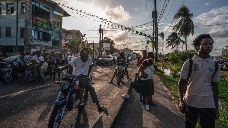 Un carrer a Georgetown, Guyana. Der Spiegel