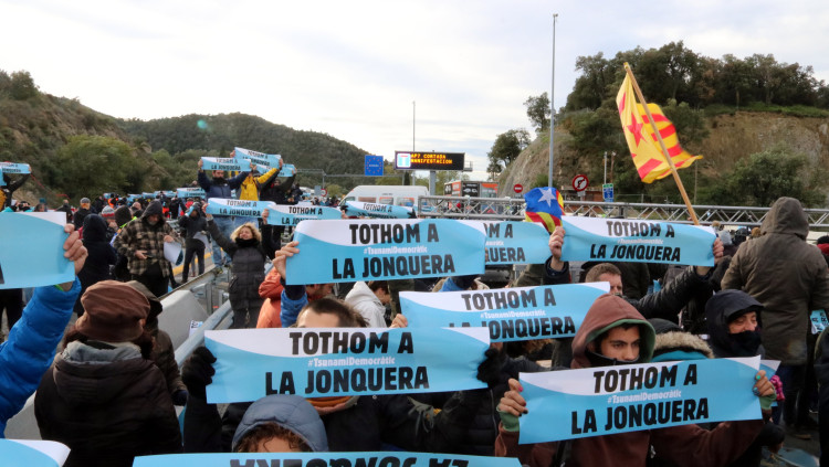 Tall a la Jonquera del Tsunami Democràtic. Agència Catalana de Notícies