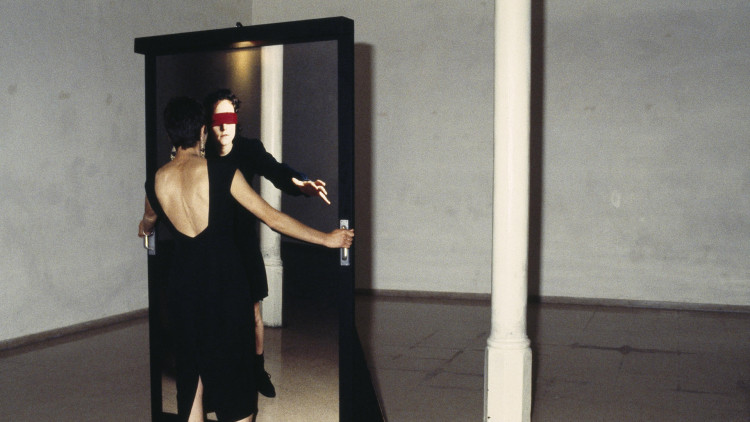 L'acció 'La gallineta cega' (1992), de Tere Recarens. © L'Artesà de Gràcia