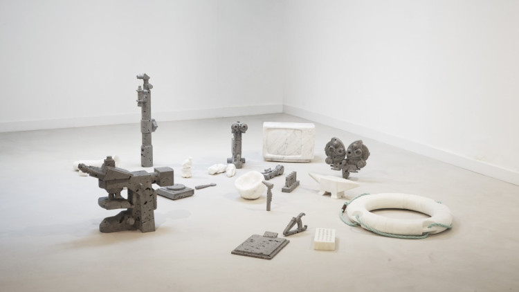 Lluc Baños. Lo necesario, Vista de la instal·lació. Cortesia de la Galeria Victor Lope