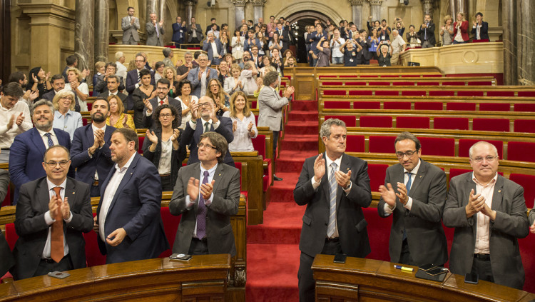 El ple aprova la llei de transitorietat i fundacional de la república. Parlament de Catalunya