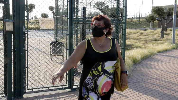 Dolors Bassa a la sortida de la presó. Agència Catalana de Notícies