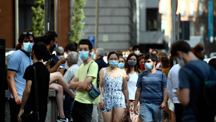 Persones amb mascareta al carrer| Europa Press